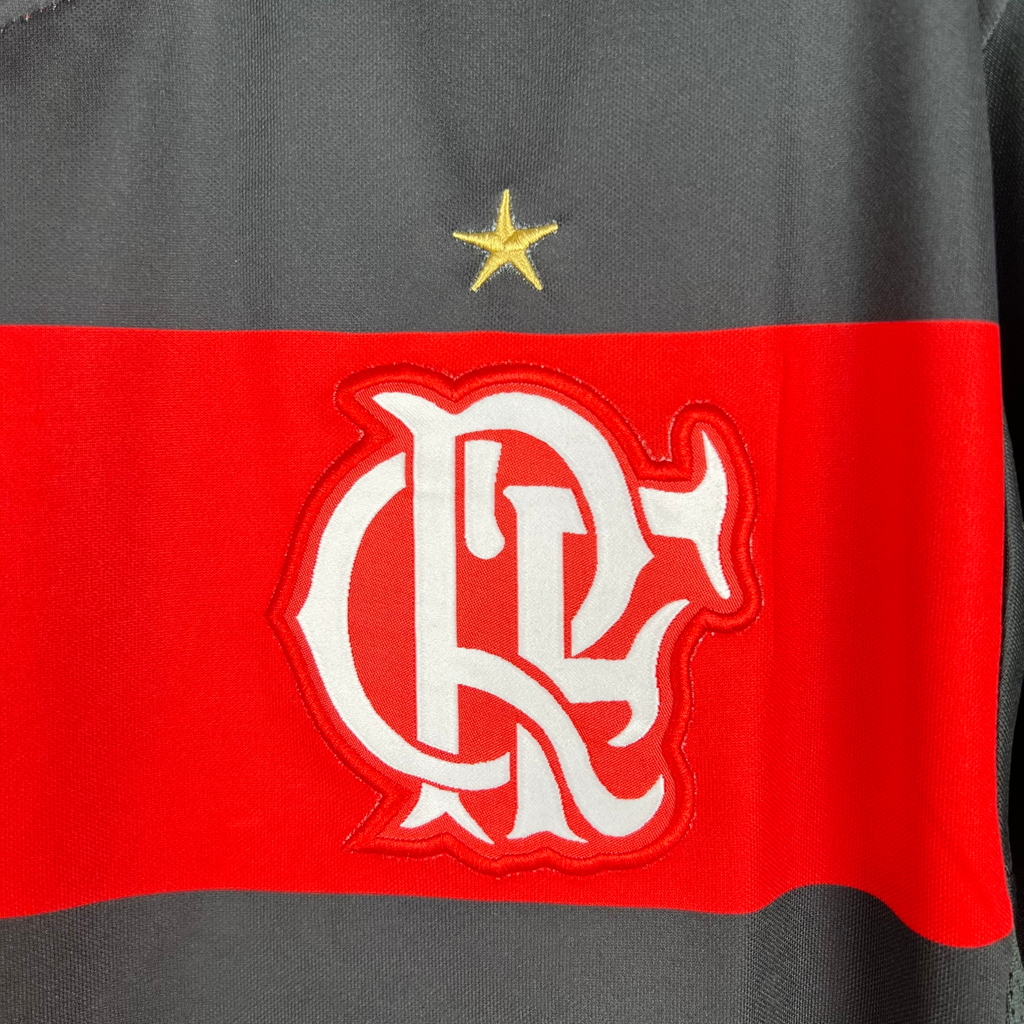 Flamengo 2001/2002 | Vintage Home Jersey