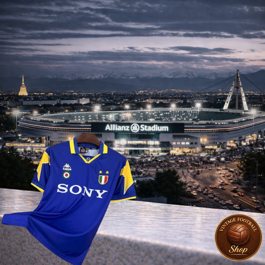 Juventus 1995-96 | Vintage Away Jersey