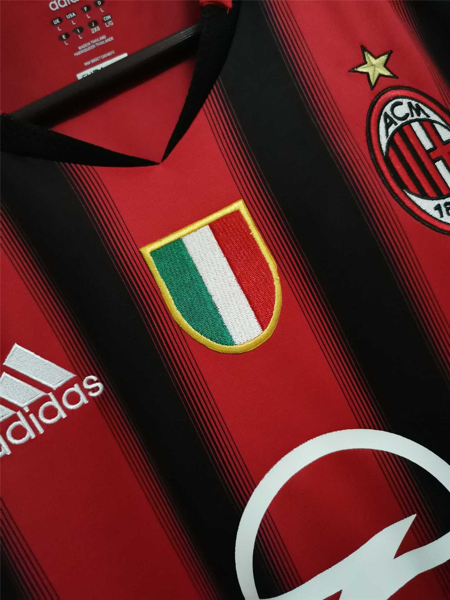AC Milan 2004-05 | Vintage Home Jersey - Vintage Retro Football Jersey