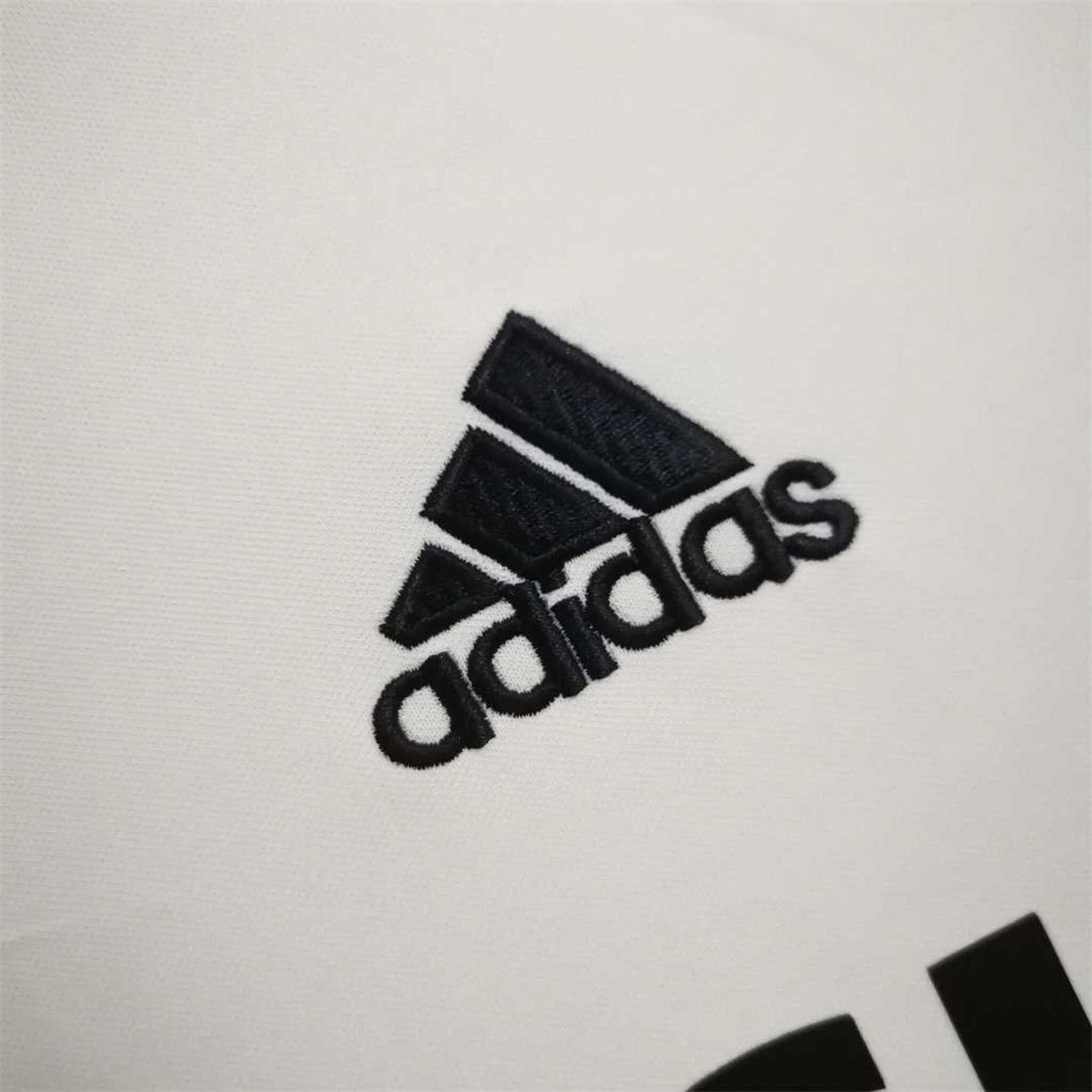 Real Madrid 2002-03 | Vintage Away Jersey - Vintage Retro Football Jersey